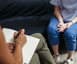Neden psikoloğa gitmeliyiz? | Psikolojik destek almak