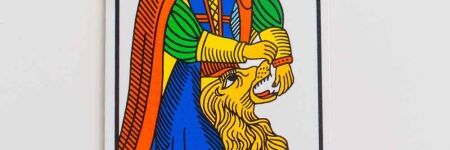 Güç Tarot Kartı: Anlamı ve Yorumu