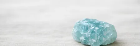 Akuamarin Taşı: Anlamı, Özellikleri ve Kullanımı