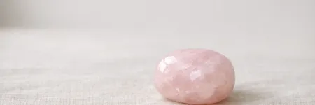Pembe Kuvars Taşı: Anlamı, Özellikleri ve Bakımı