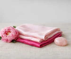 Pembe Rengin Anlamı: Aşk ve Şefkat