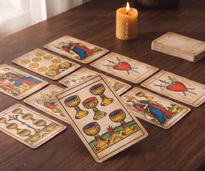 Marsilya Tarotu'nda Kupalar: duyguların ailesi