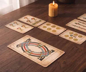 Marsilya Tarotu'nda Kılıçlar: zihnin ailesi